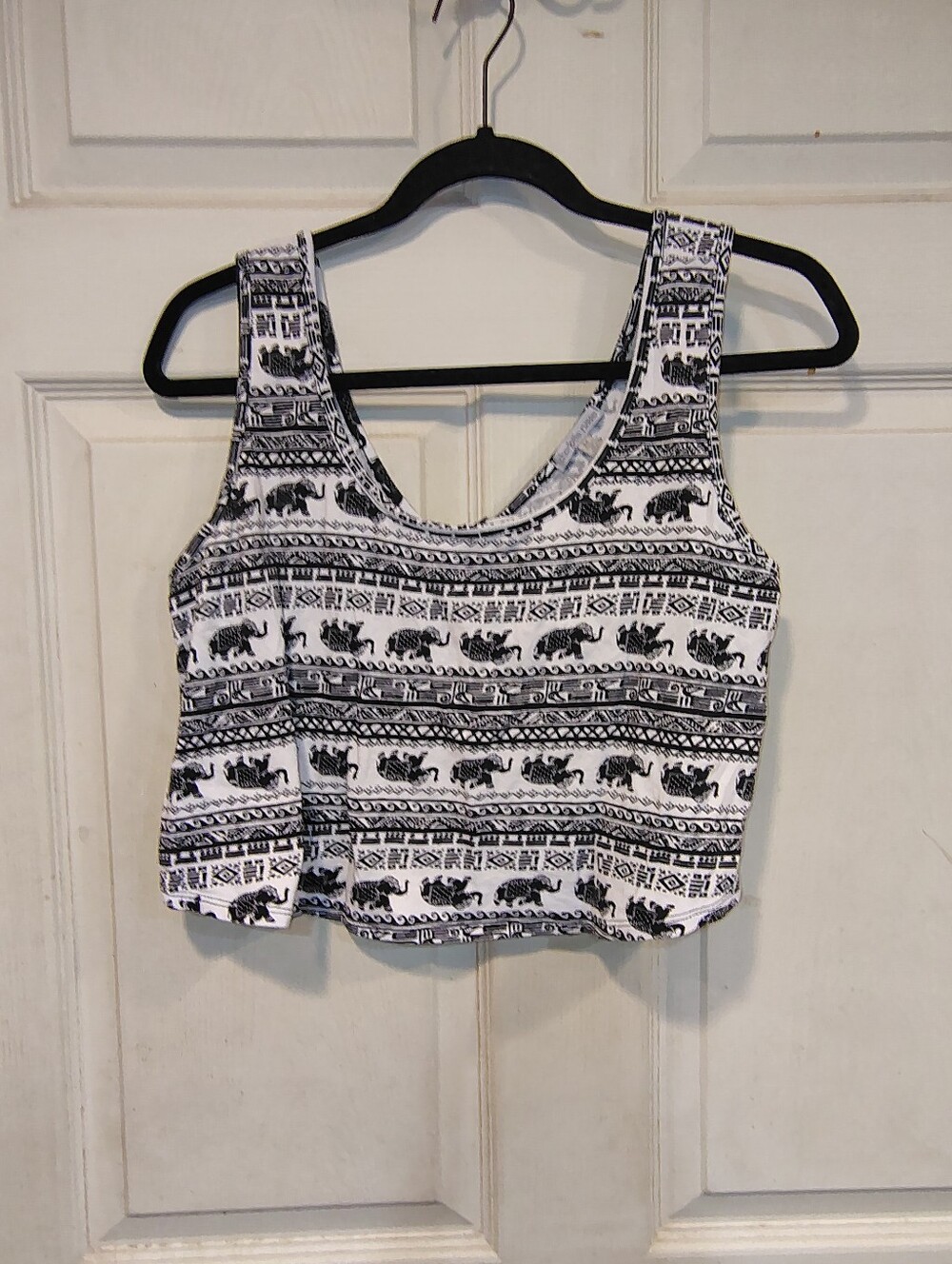 Charlotte Russe Women's Size M Cropped Tank Top